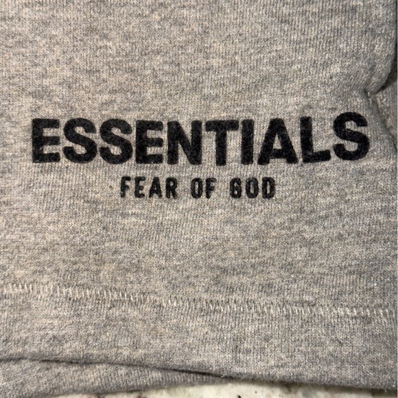 Fear of God Essentials Kids Size 4/5 Sweatshorts Heather Grey Oatmeal - Picture 2 of 8